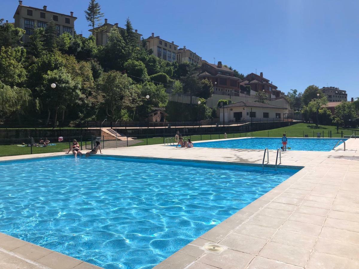 Apartamento Ezcaray Con Piscina Zorraquin Exterior photo